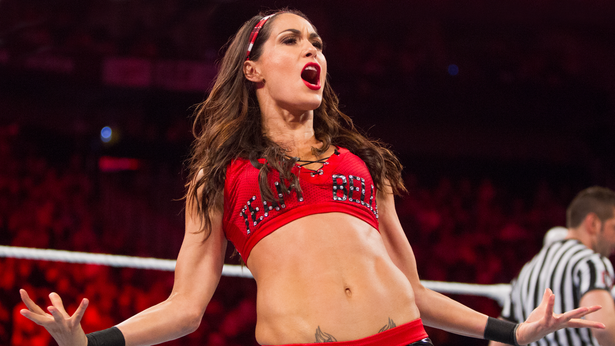 Brie Bella Sex - WWE's twin diva, Brie Bella, loves rasslin' the ladies! | Mr. MediaÂ®  Interviews